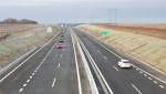 Karlovarsk� D6 je o 10 kilometr� del��, �idi��m slou�� nov� obchvat �evni�ova